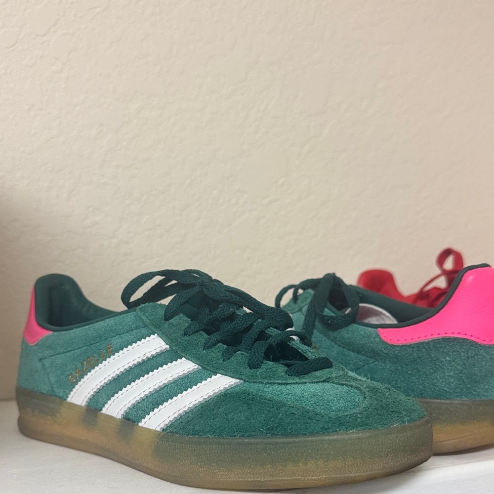 Women adidas gazelle suede green and pink